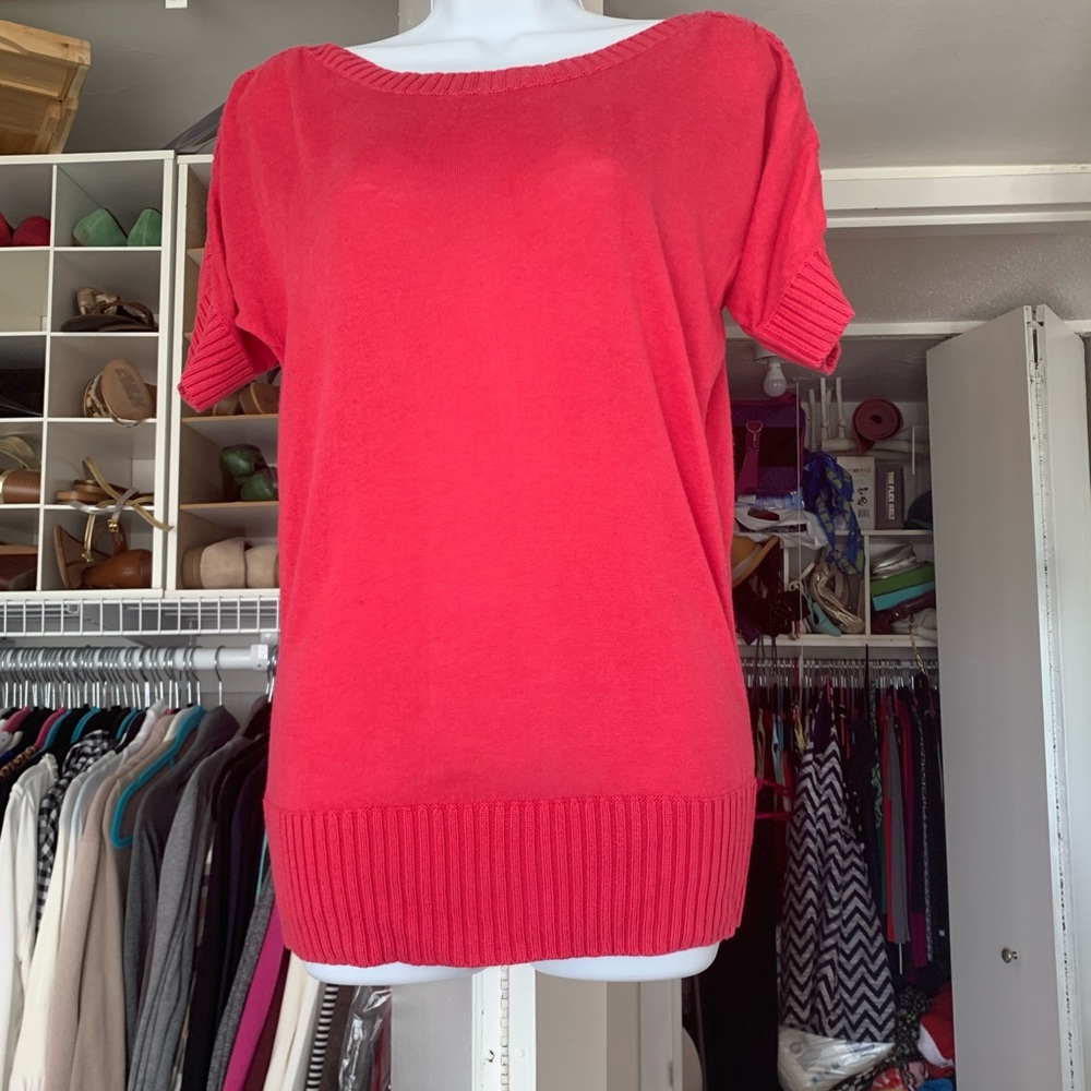 🌈 Bright pink sweater (2 for $10 promo)